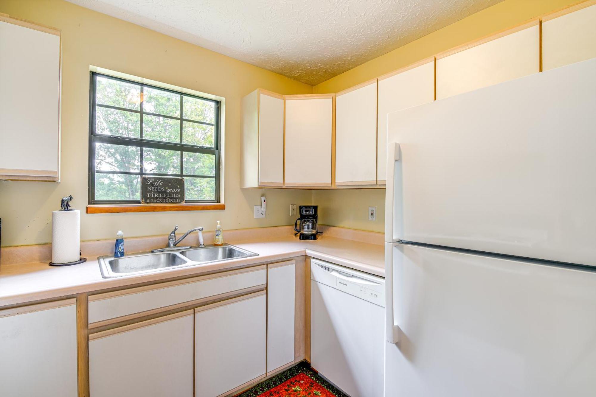 Pet-Friendly Sevierville Rental With Private Hot Tub 외부 사진