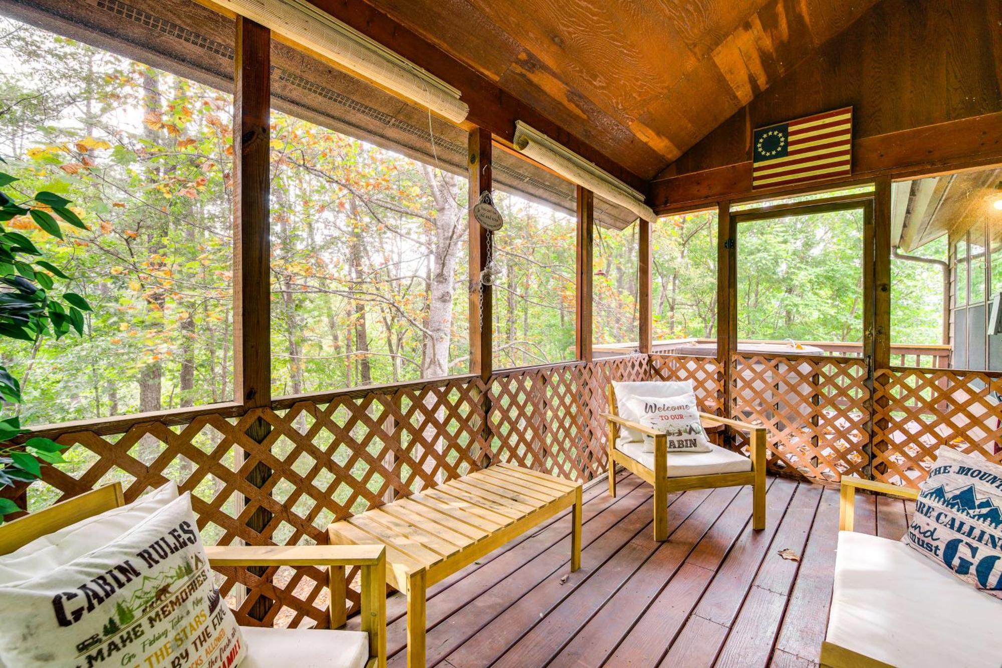 Pet-Friendly Sevierville Rental With Private Hot Tub 외부 사진