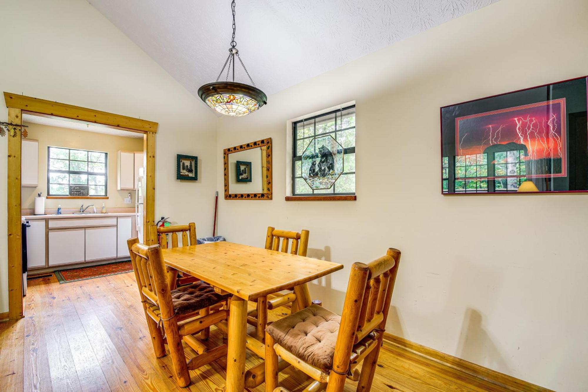 Pet-Friendly Sevierville Rental With Private Hot Tub 외부 사진