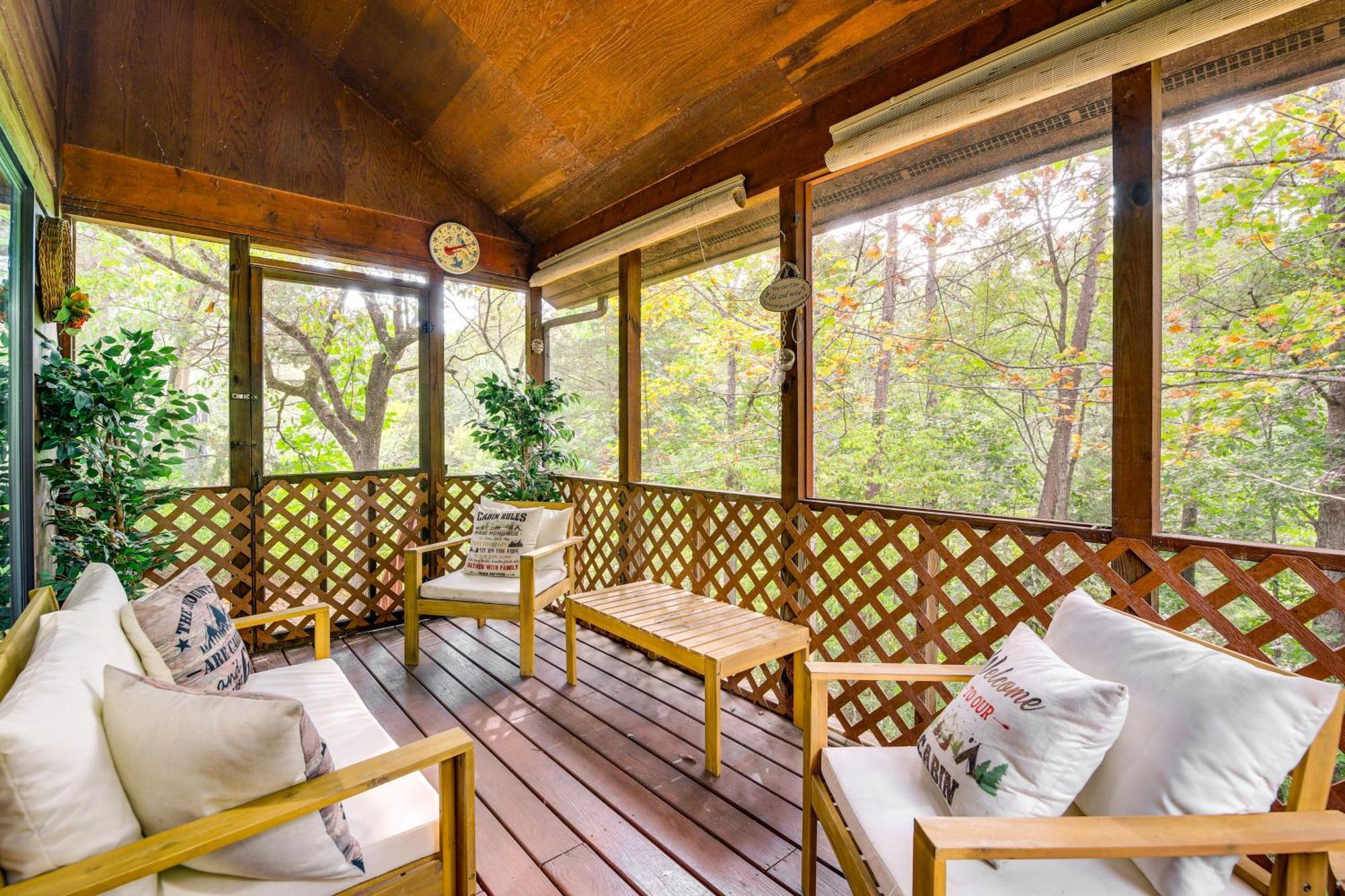 Pet-Friendly Sevierville Rental With Private Hot Tub 외부 사진